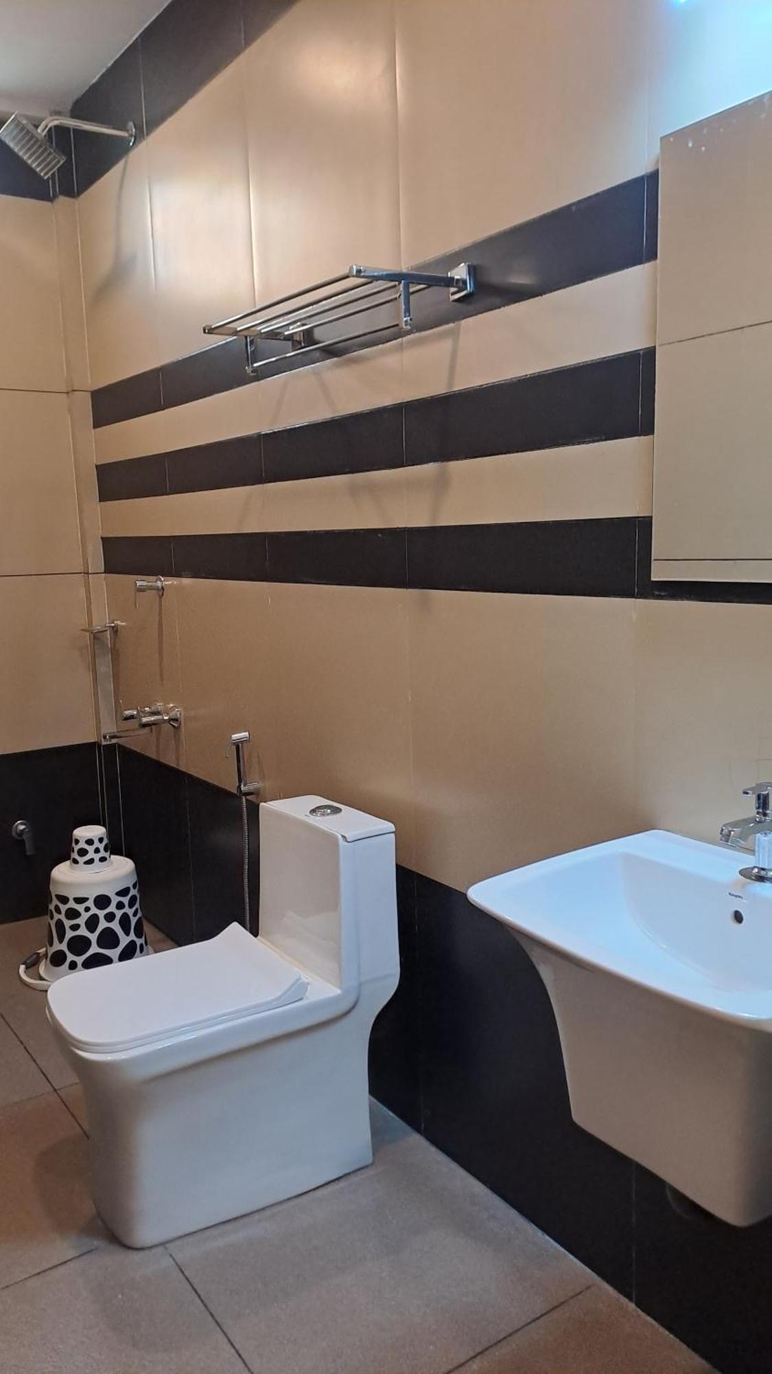 Capital Square Aparthotel Erattupetta Eksteriør bilde
